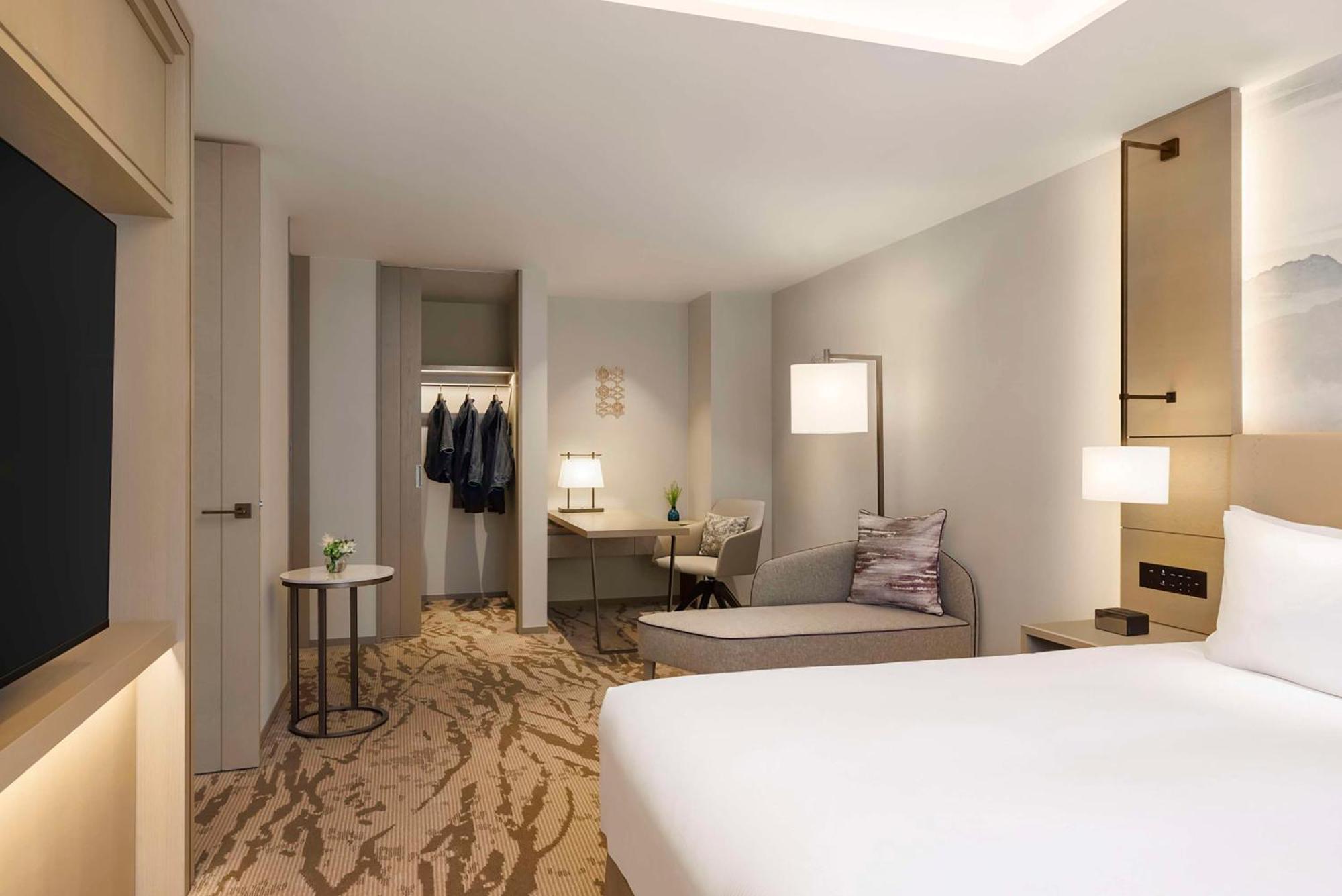 Doubletree By Hilton Toyama Hotel Екстериор снимка