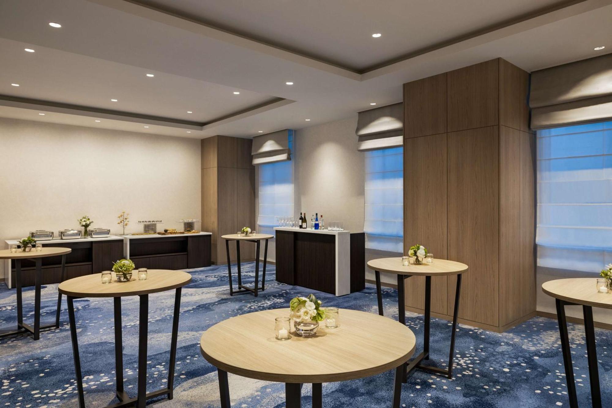Doubletree By Hilton Toyama Hotel Екстериор снимка