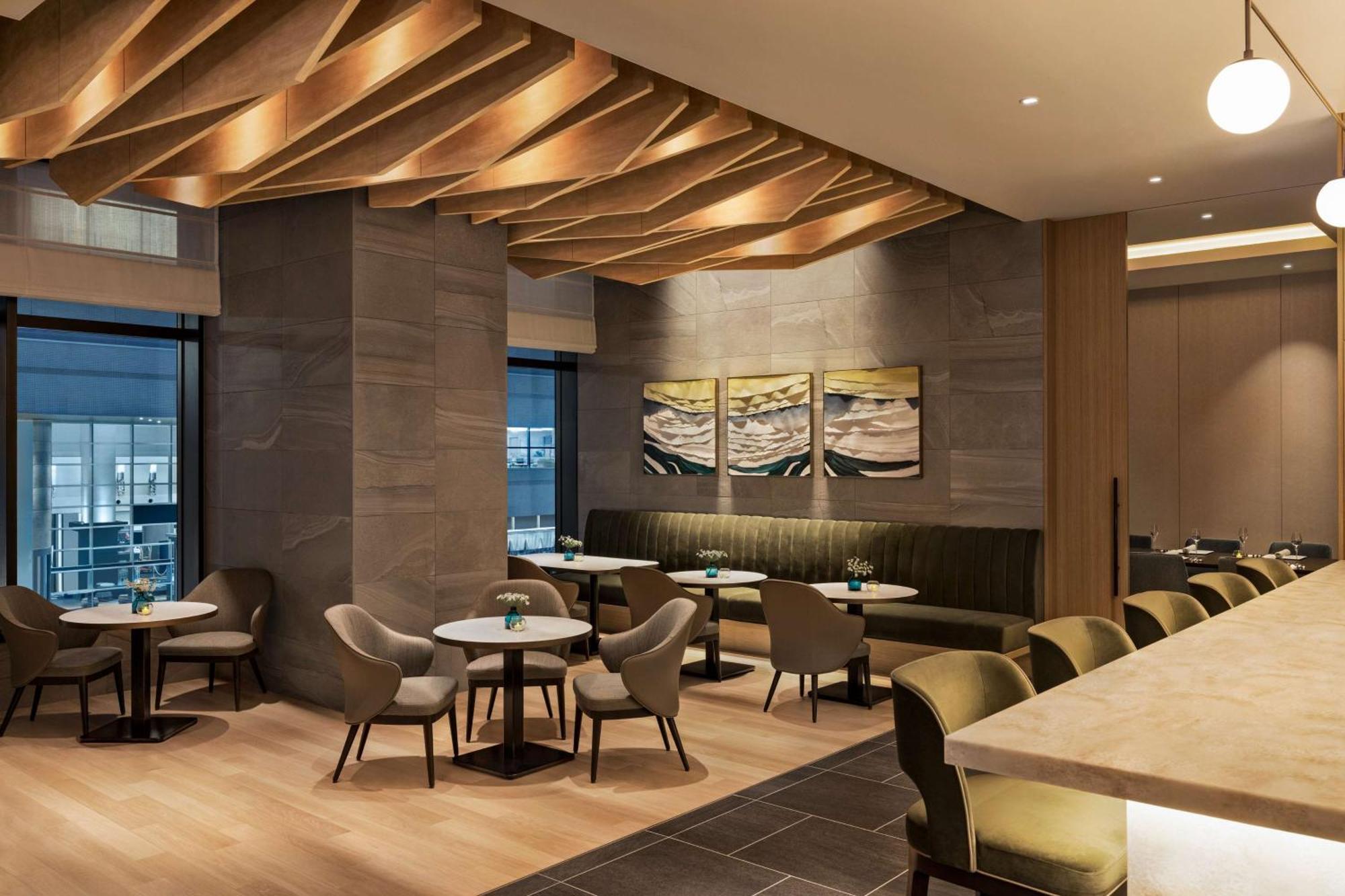 Doubletree By Hilton Toyama Hotel Екстериор снимка
