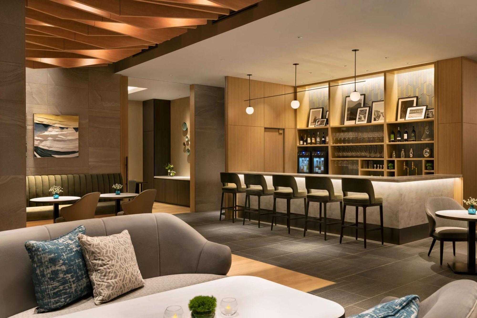 Doubletree By Hilton Toyama Hotel Екстериор снимка