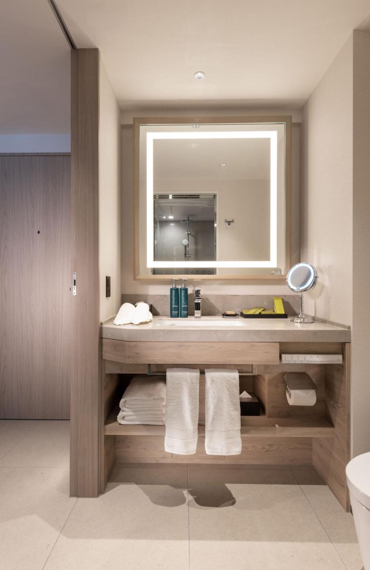 Doubletree By Hilton Toyama Hotel Екстериор снимка