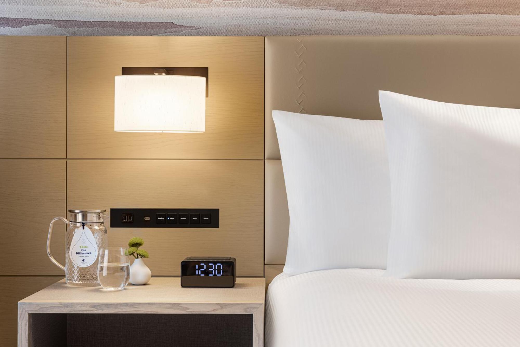 Doubletree By Hilton Toyama Hotel Екстериор снимка