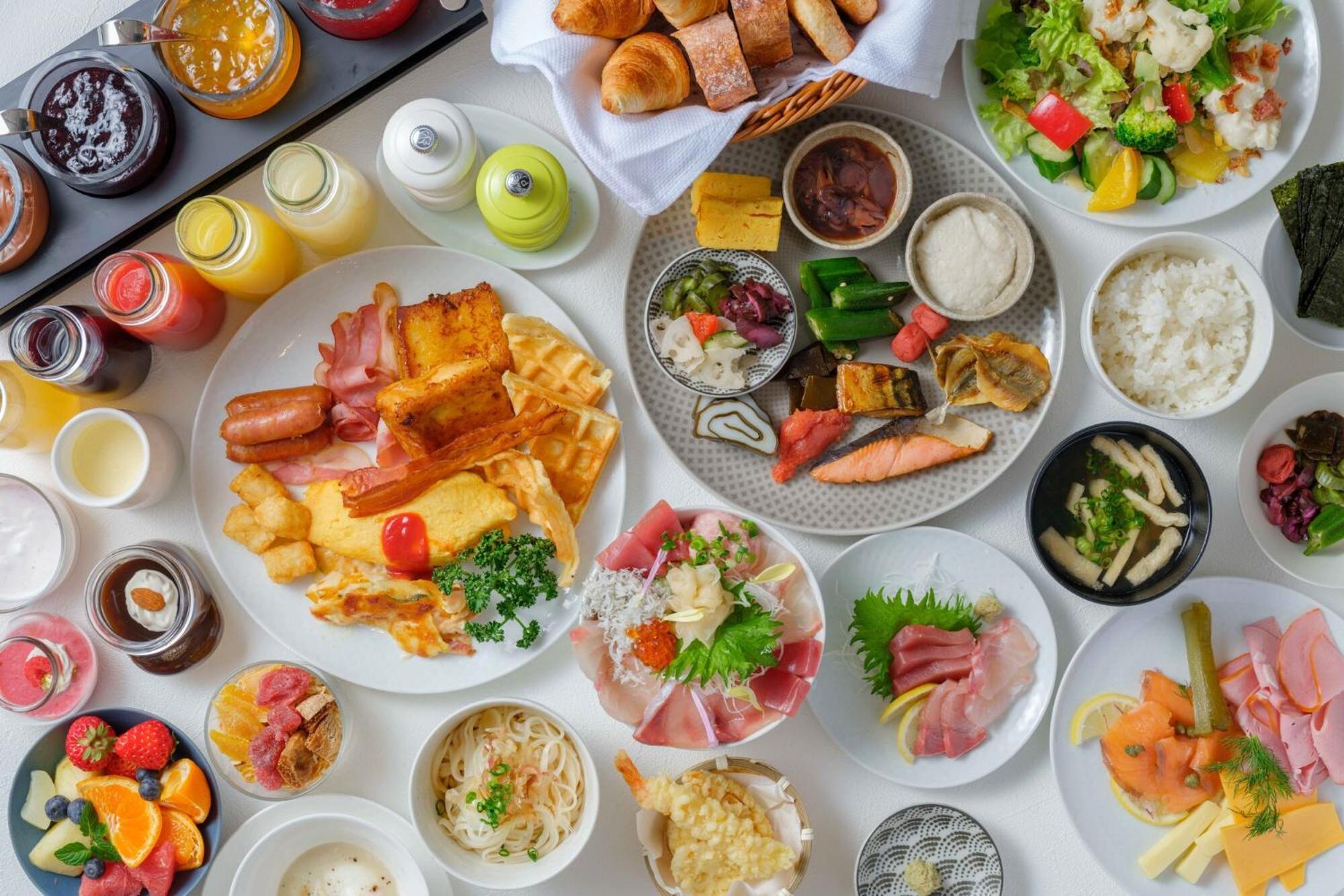 Doubletree By Hilton Toyama Hotel Екстериор снимка